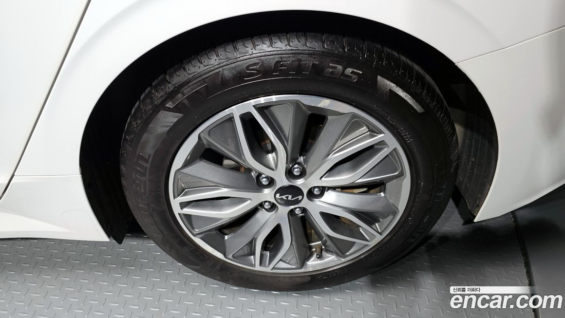 Kia K5 2023