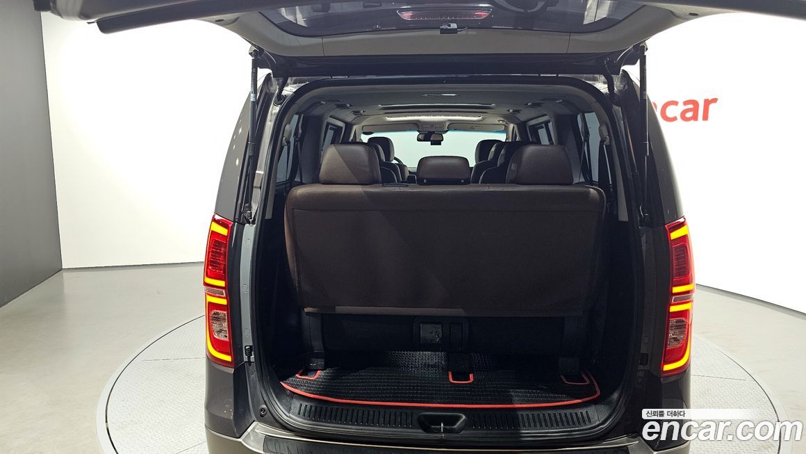 Hyundai Starex 2021