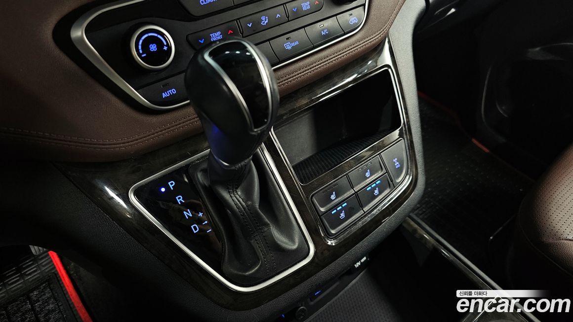 Hyundai Starex 2021