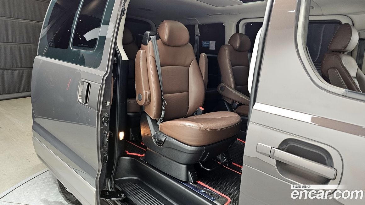 Hyundai Starex 2021