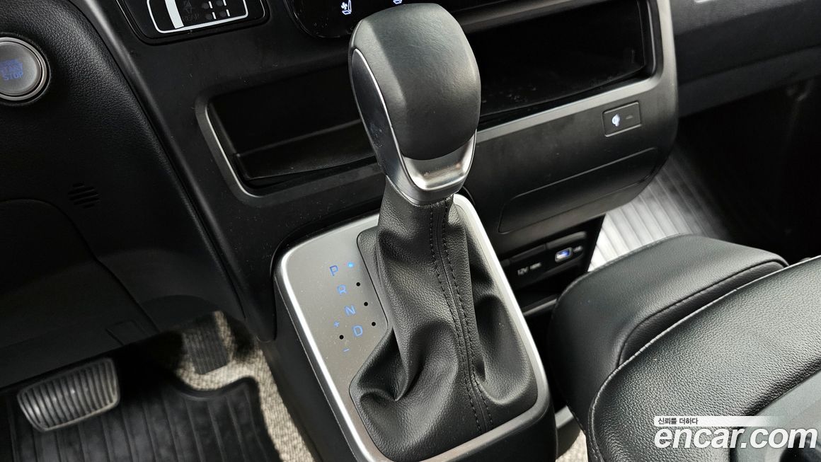 Hyundai Staria 2022