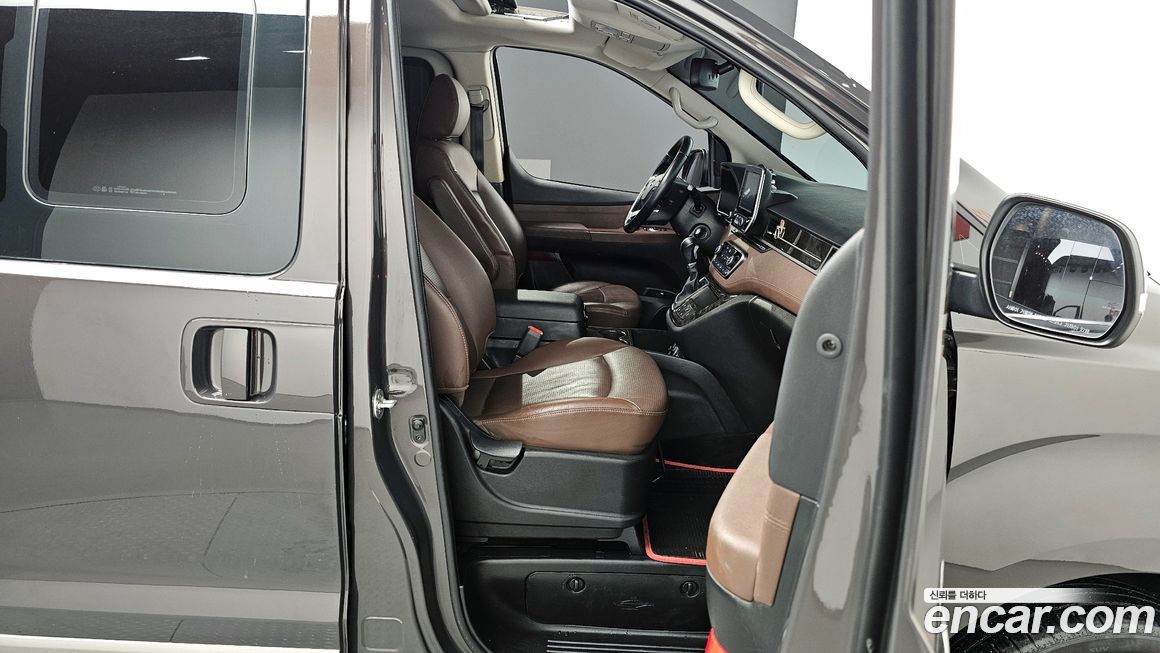 Hyundai Starex 2021