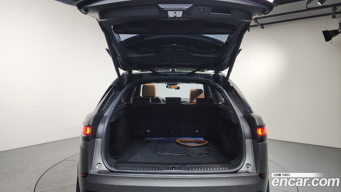 Land Rover Range Rover Velar 2019