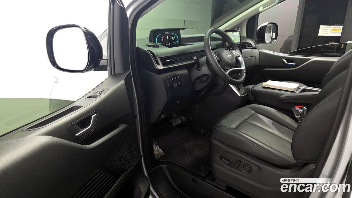 Hyundai Staria 2025