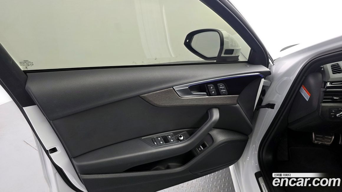 Audi A4 2023