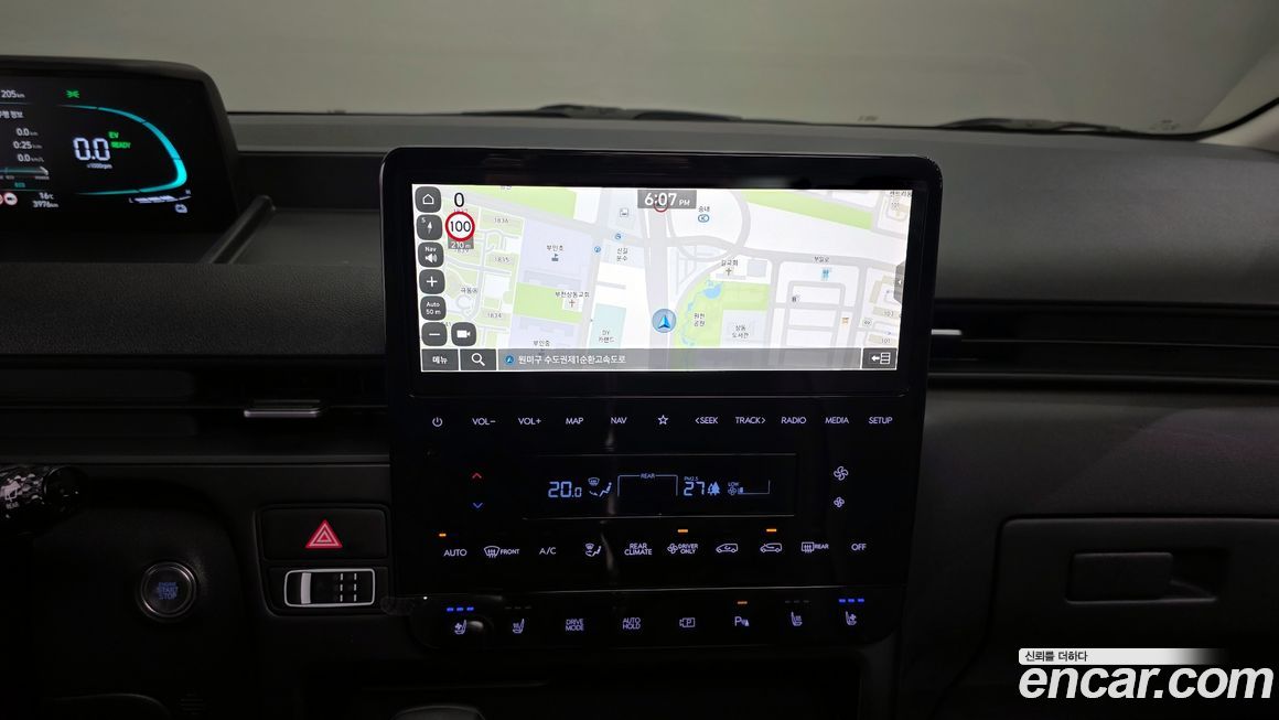 Hyundai Staria 2025