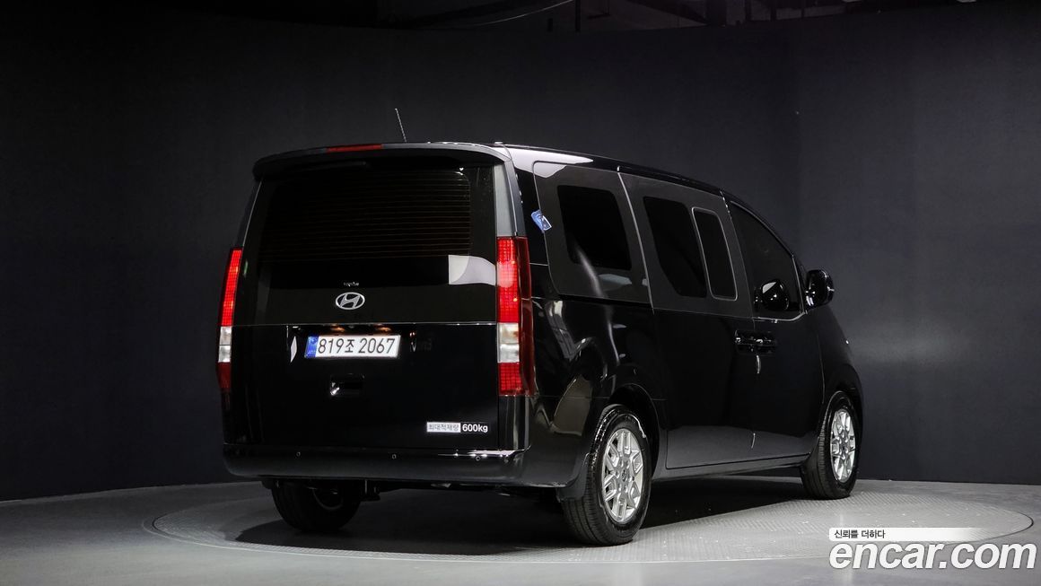 Hyundai Staria 2025