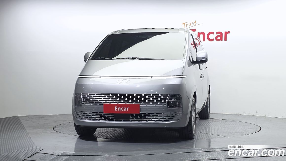 Hyundai Staria 2025