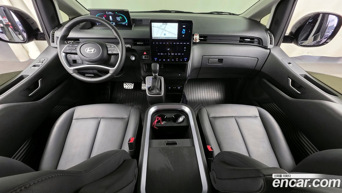 Hyundai Staria 2025