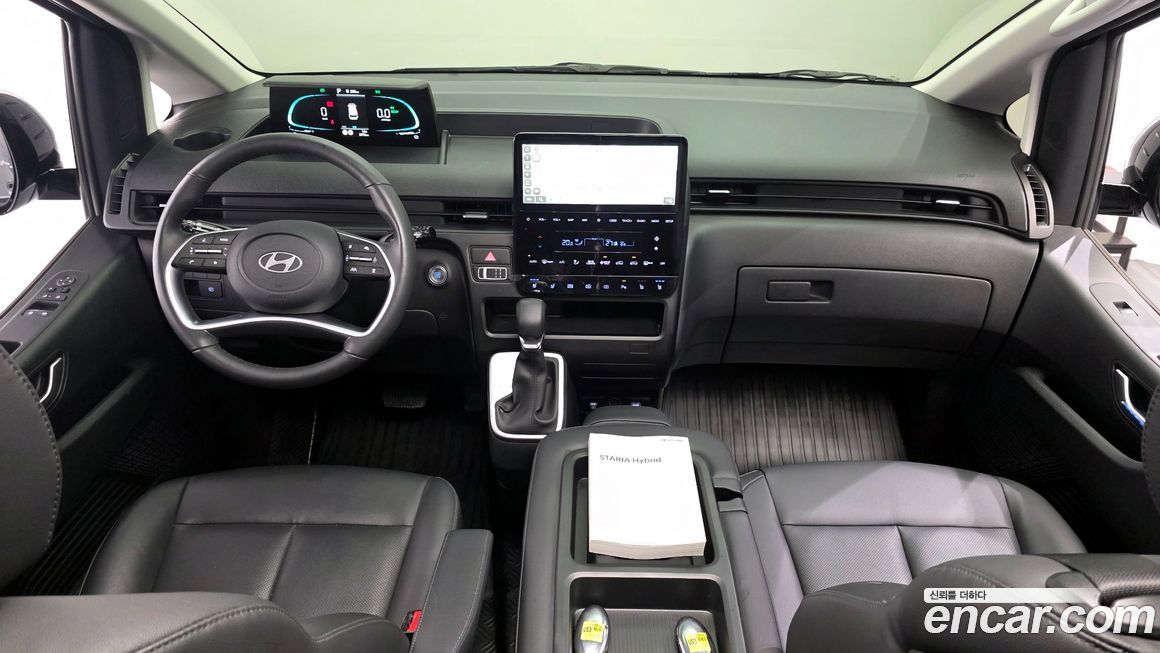 Hyundai Staria 2025