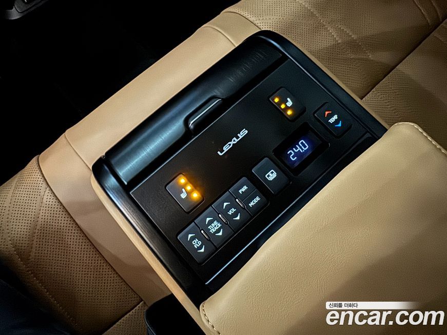 Lexus ES 2025