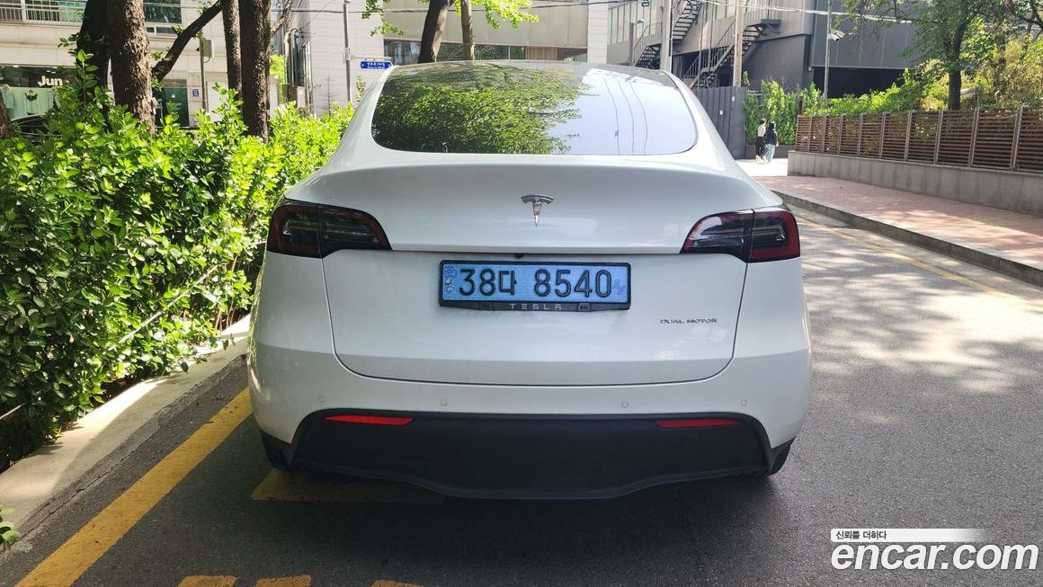 Tesla Model Y 2022