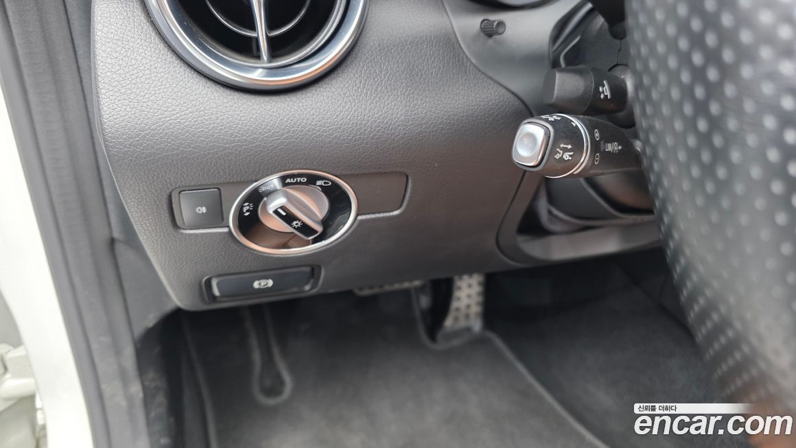 Mercedes-Benz SLC-Class 2017