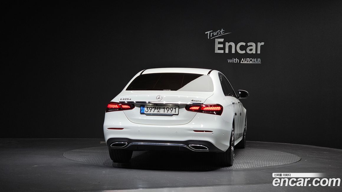 Mercedes-Benz E-Class 2021