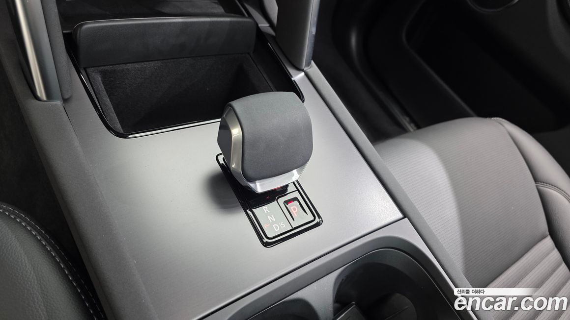 Land Rover Discovery Sport 2025