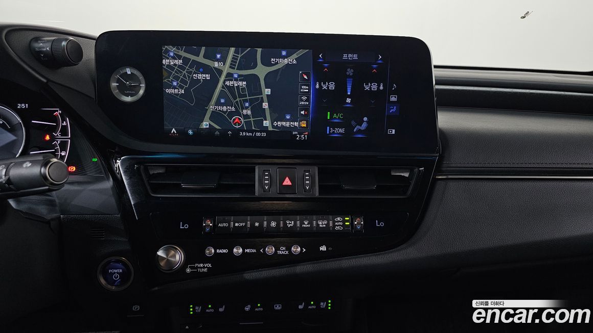 Lexus ES 2022