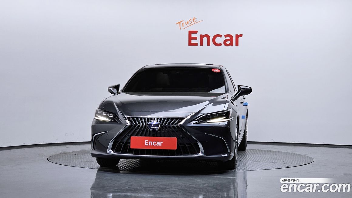 Lexus ES 2022