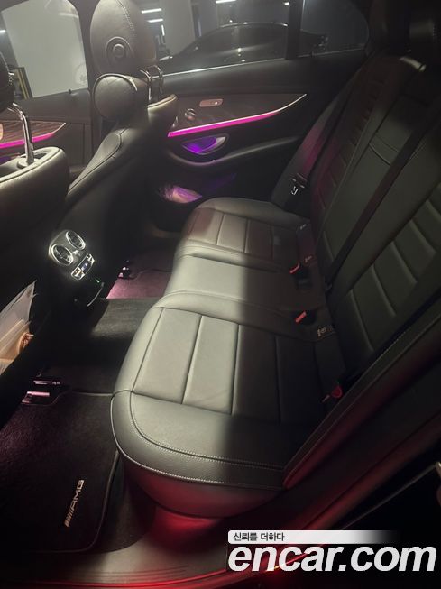 Mercedes-Benz E-Class 2022