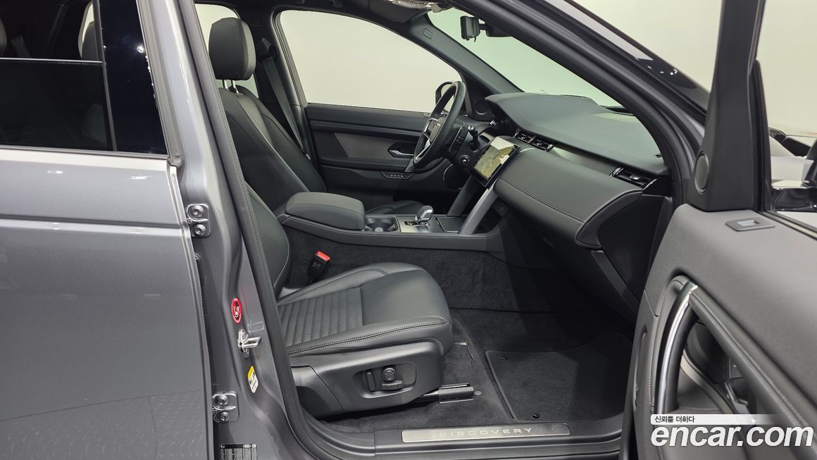 Land Rover Discovery Sport 2025