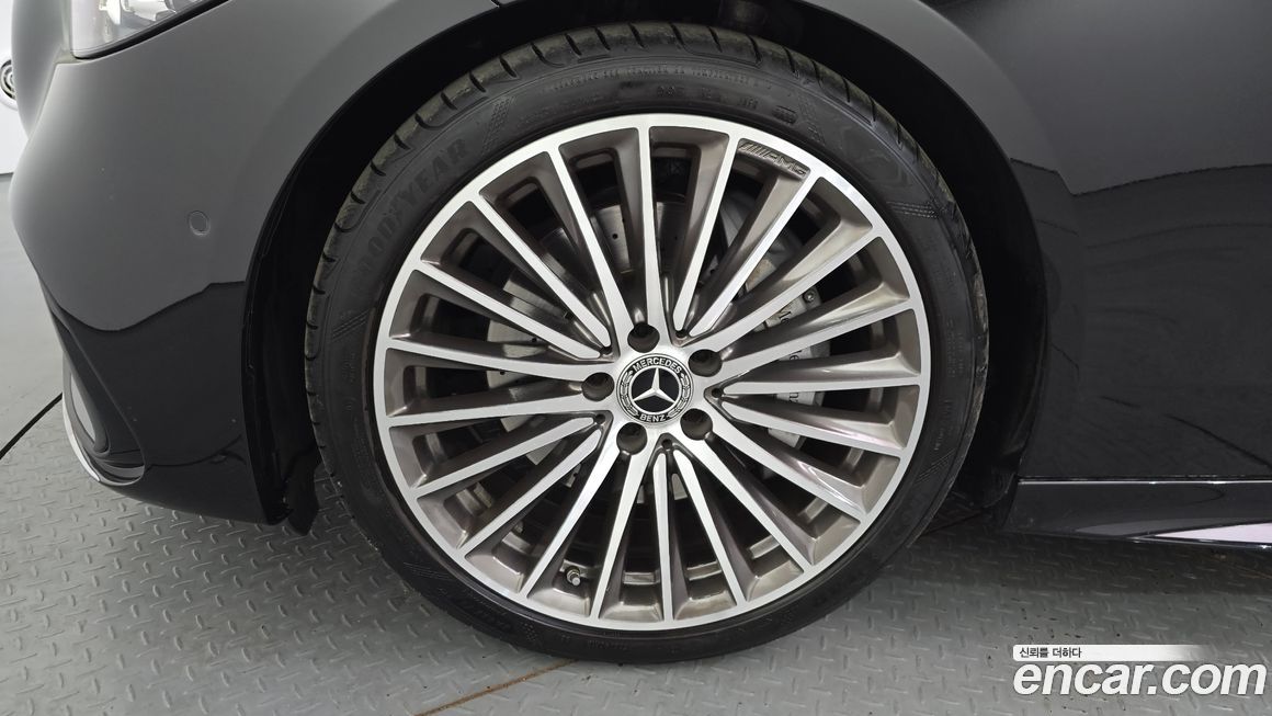 Mercedes-Benz C-Class 2023