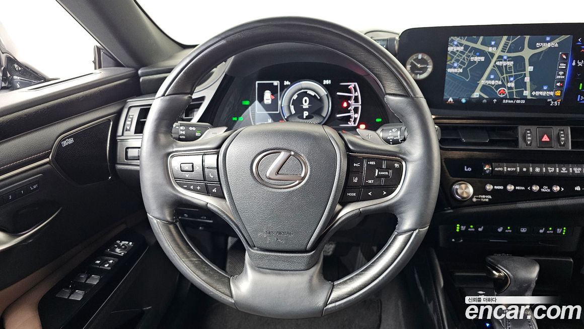 Lexus ES 2022