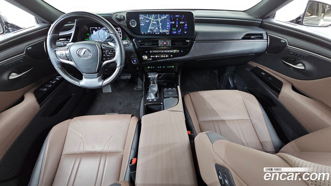 Lexus ES 2022