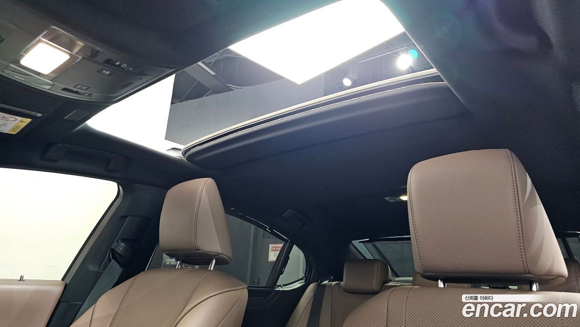 Lexus ES 2022