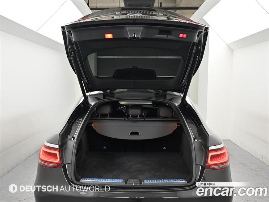 Mercedes-Benz GLC-Class 2021