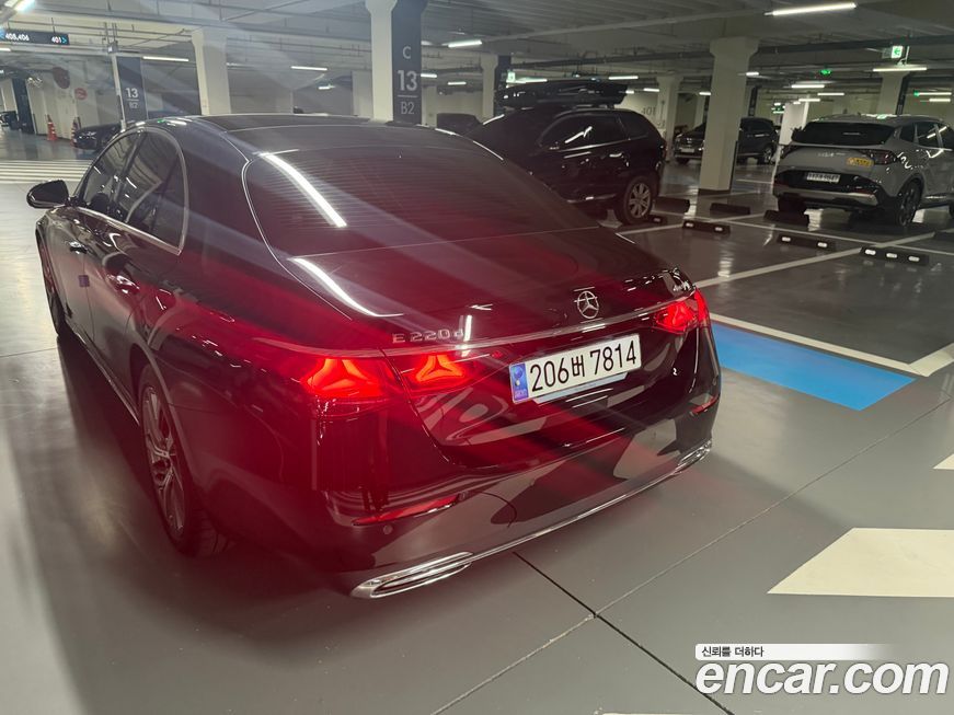 Mercedes-Benz E-Class 2024
