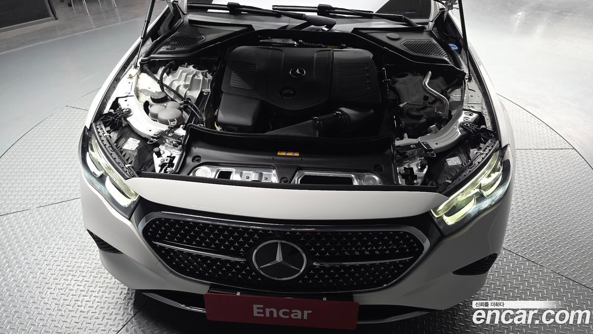 Mercedes-Benz E-Class 2024