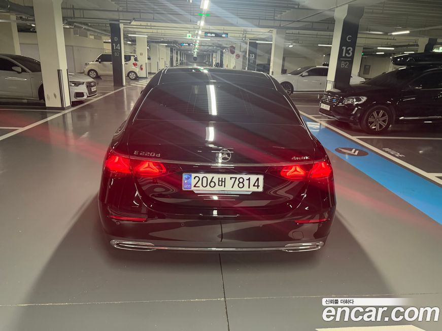Mercedes-Benz E-Class 2024