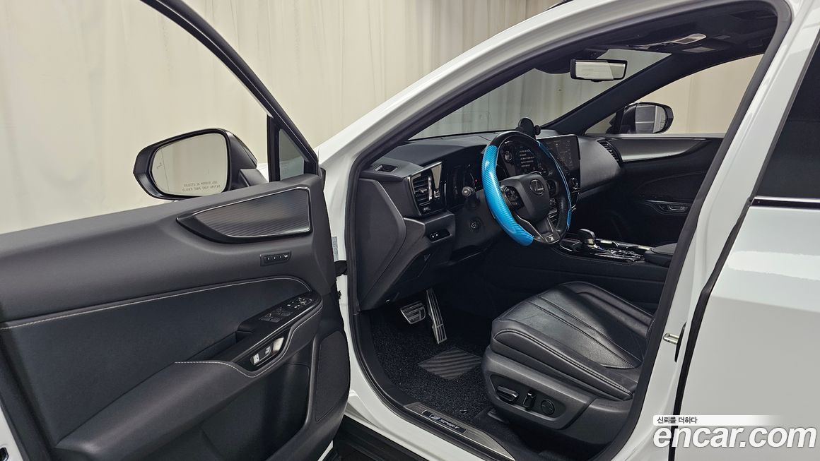 Lexus NX 2022