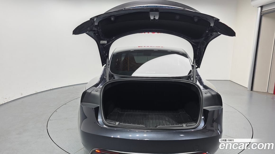 Tesla Model 3 2025