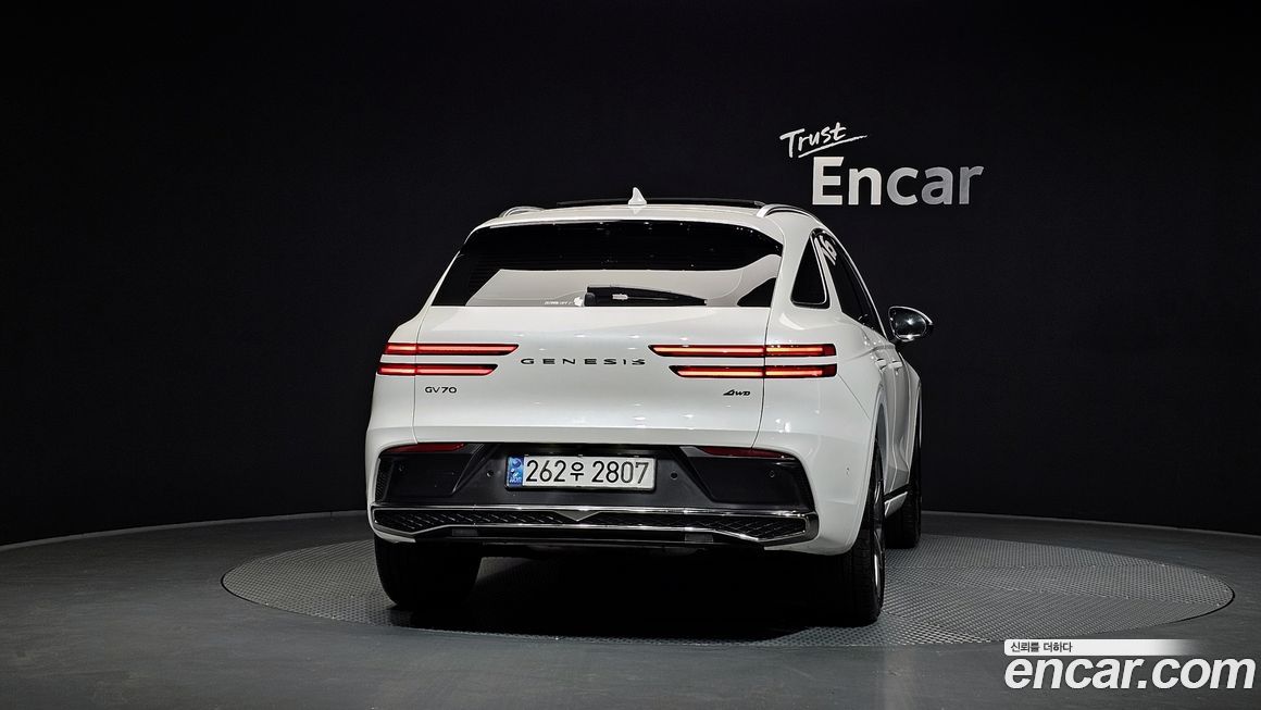 Genesis GV70 2025