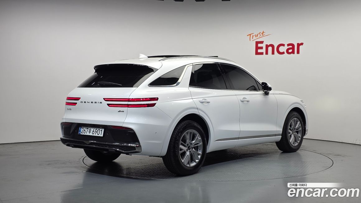 Genesis GV70 2025