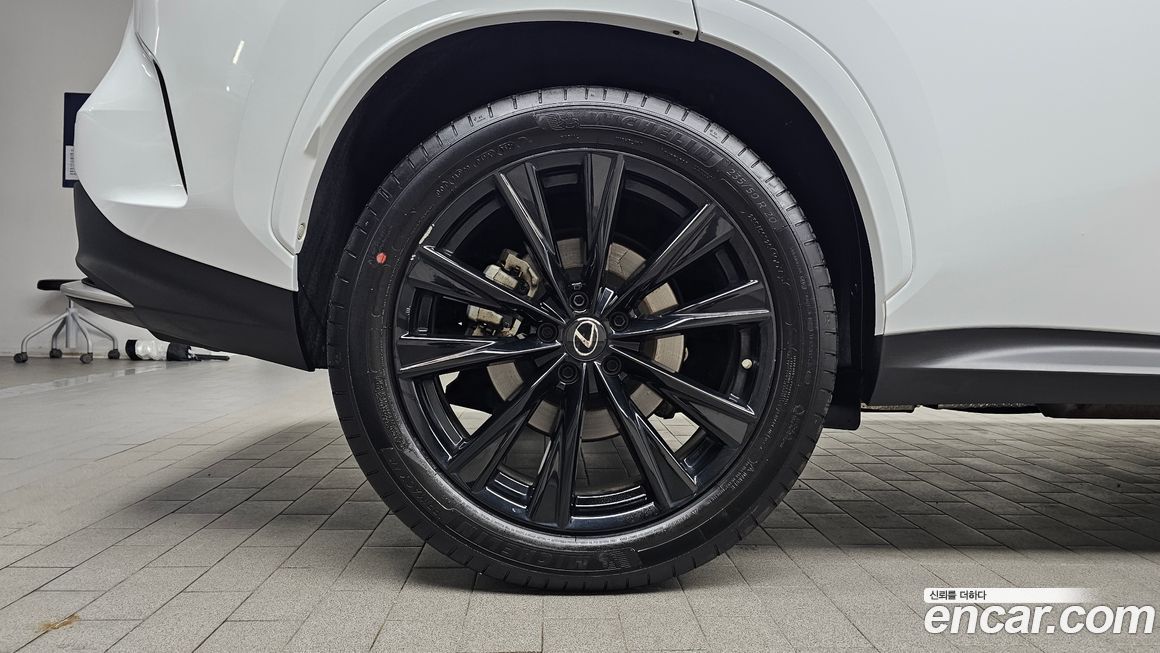 Lexus NX 2022