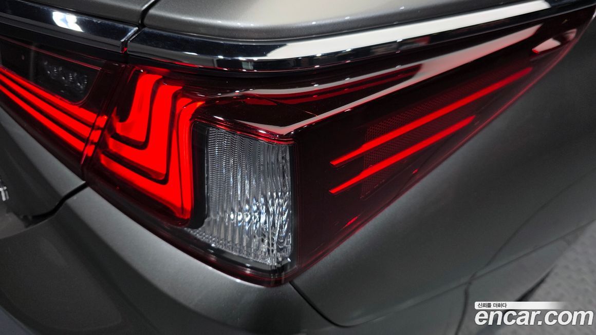 Lexus ES 2026