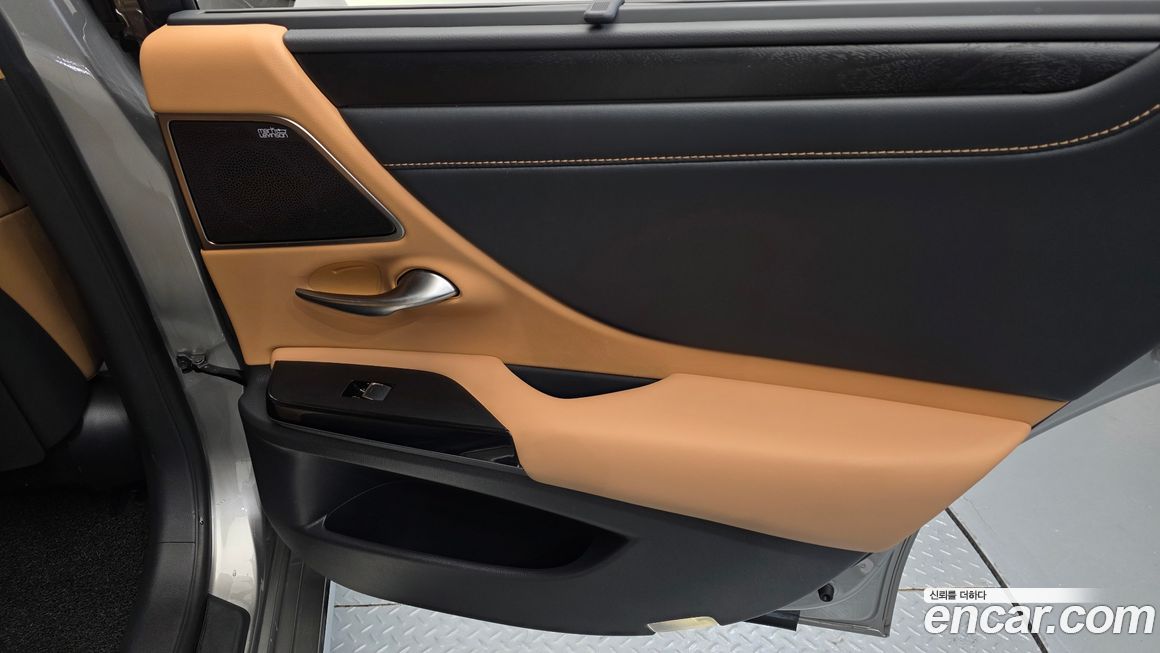 Lexus ES 2026