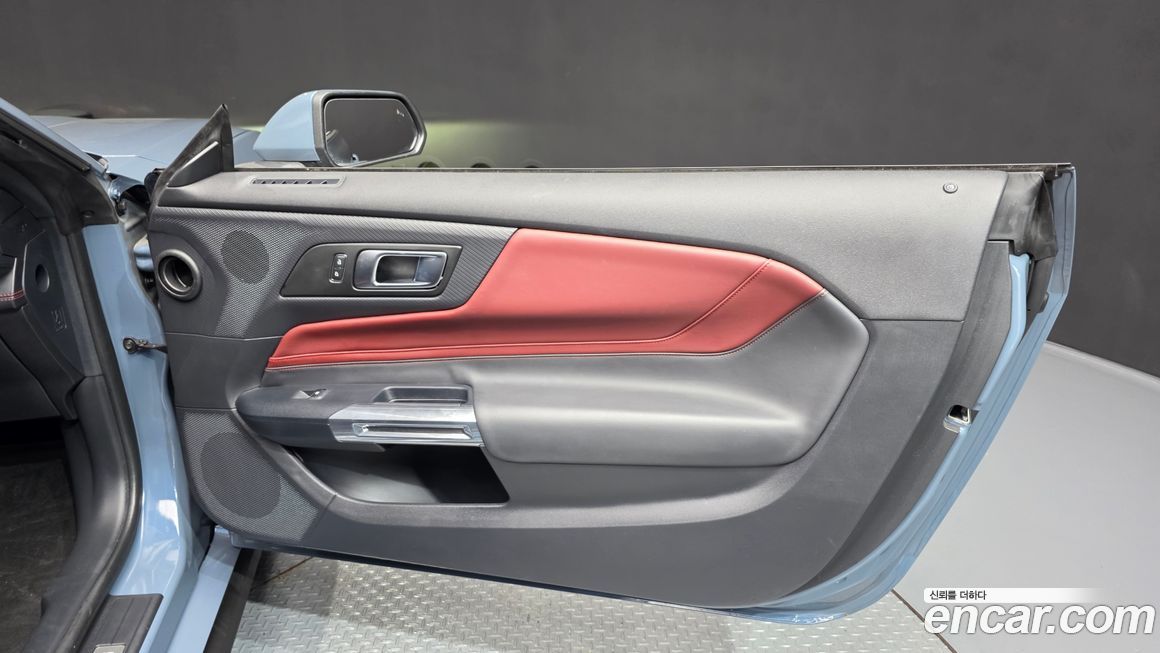 Ford Mustang 2024