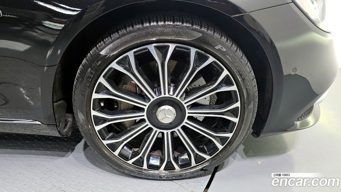 Mercedes-Benz S-Class 2020