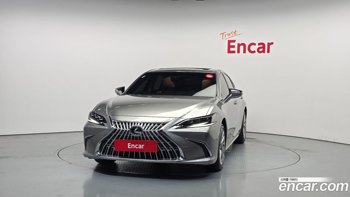 Lexus ES 2026