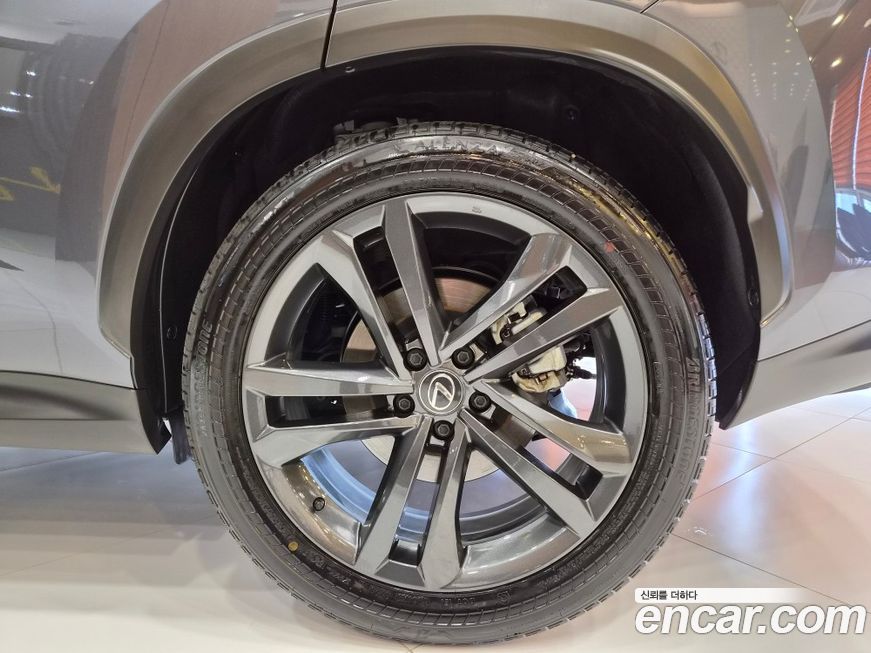 Lexus NX 2025