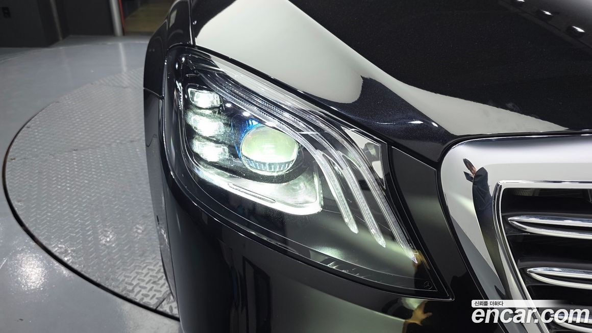 Mercedes-Benz S-Class 2020