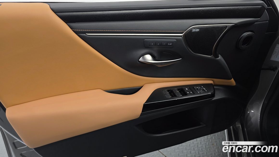 Lexus ES 2026