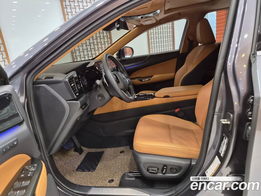 Lexus NX 2025