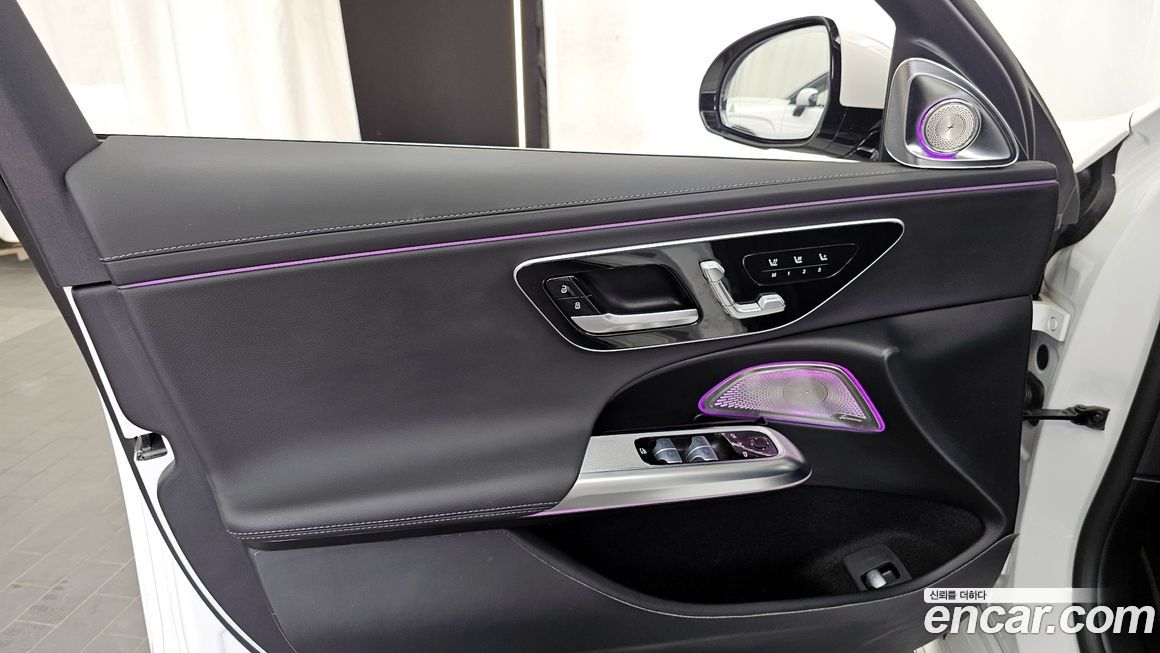 Mercedes-Benz E-Class 2024