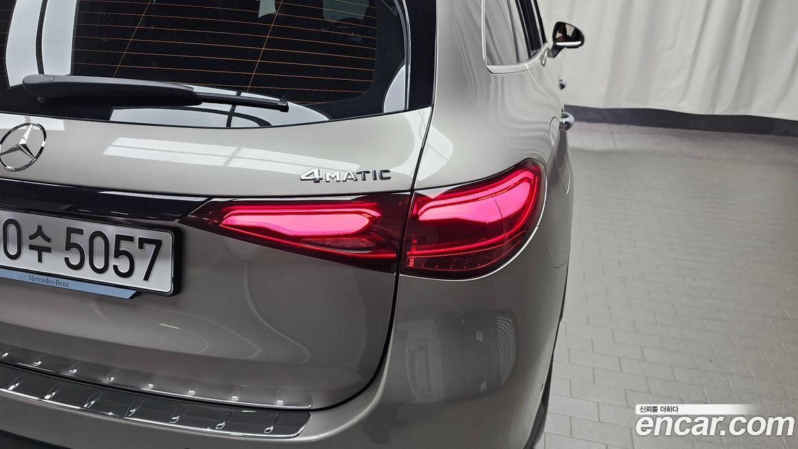 Mercedes-Benz GLC-Class 2024