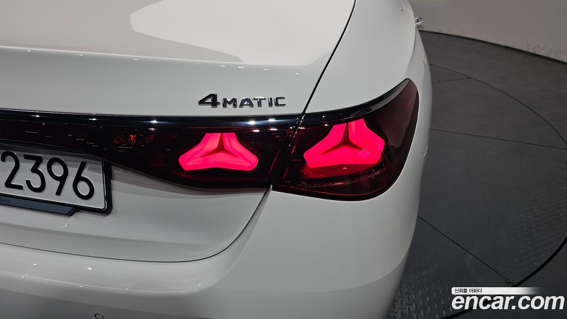 Mercedes-Benz E-Class 2024