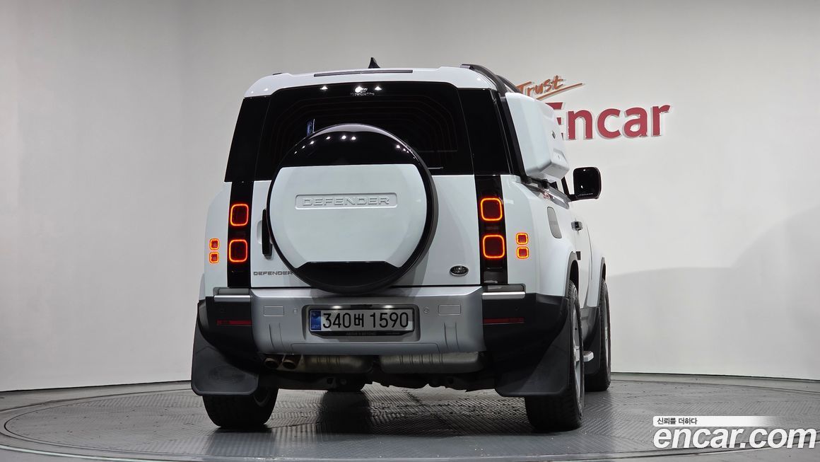 Land Rover Defender 2022