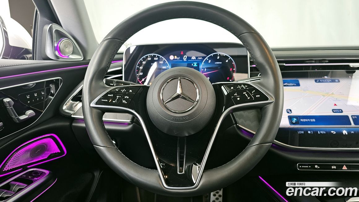 Mercedes-Benz E-Class 2024